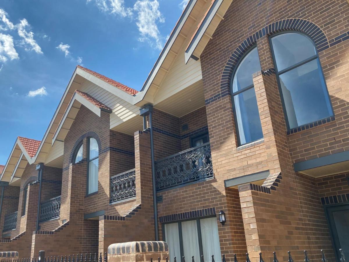 The Abbey Motel Goulburn Exterior photo